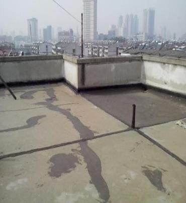 郧西漏水维修 楼顶漏水是什么原因，楼顶漏水维修方法是什么?